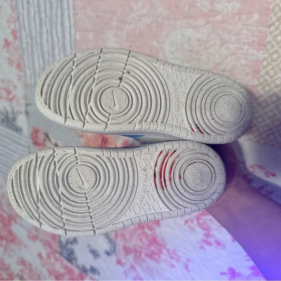 Nike toddler Sneakers in Blue and White - Picture 2 of 3